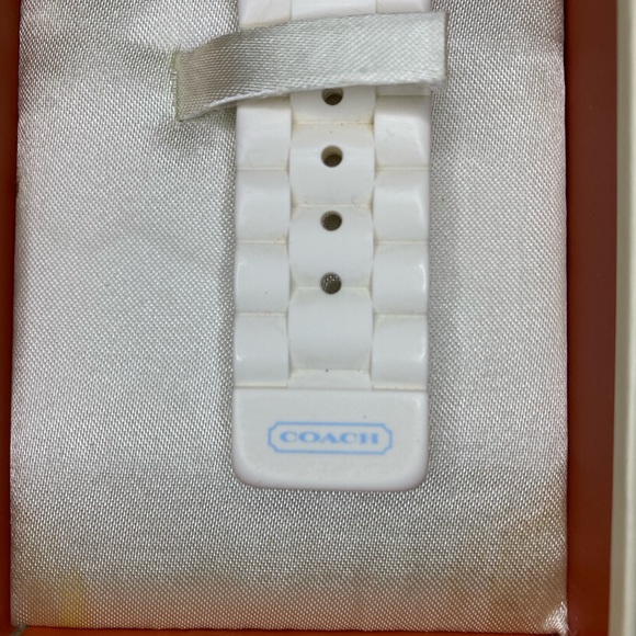✨ COACH Silicon Watch- White *IN BOX - Picture 7 of 8